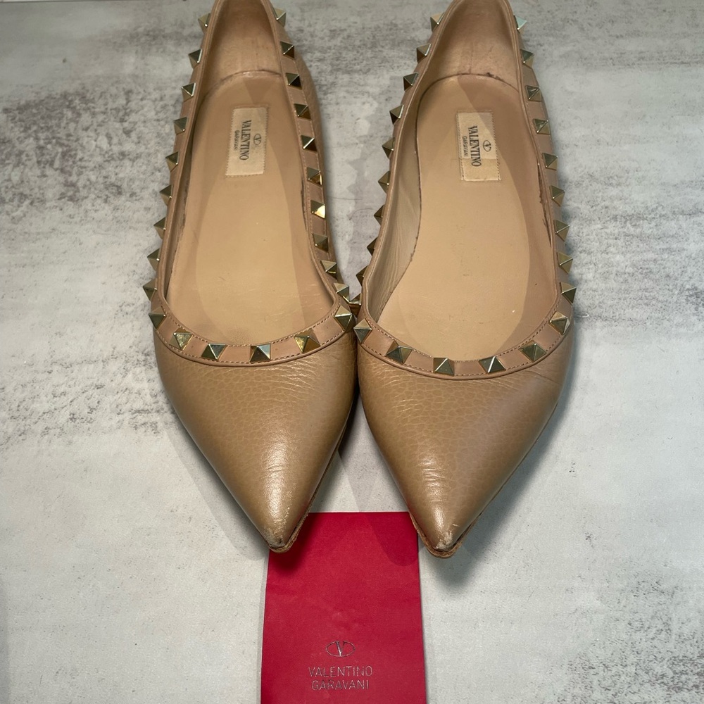 Valentino Beige Rockstud Flats